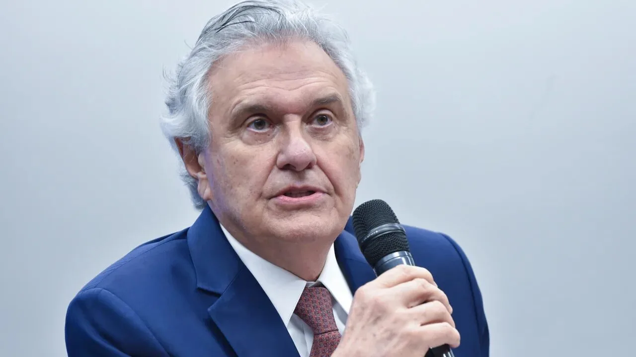 Caiado promete conter gastos sem subir impostos e elevar investimentos a 25% do PIB