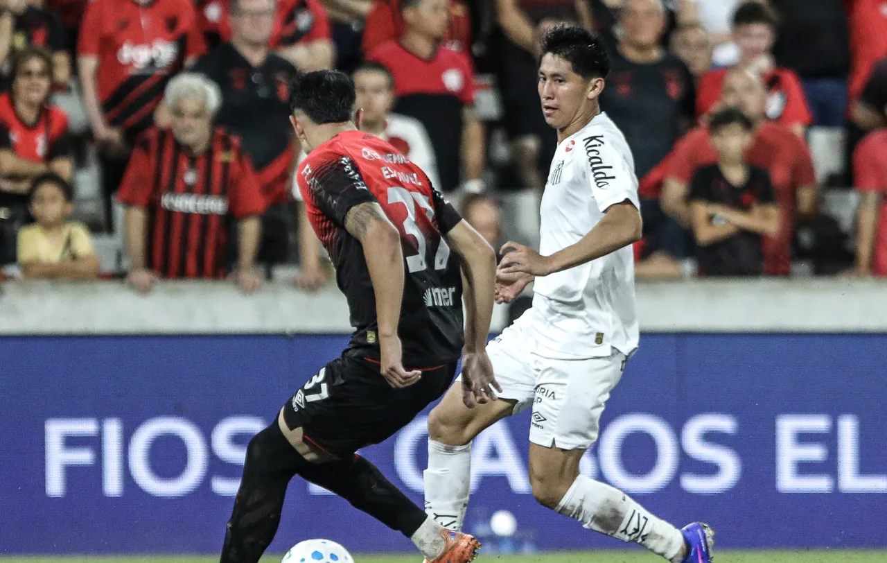 Santos x Athletico-PR pelo Brasileirão: onde assistir ao vivo, estatísticas e prováveis escalações