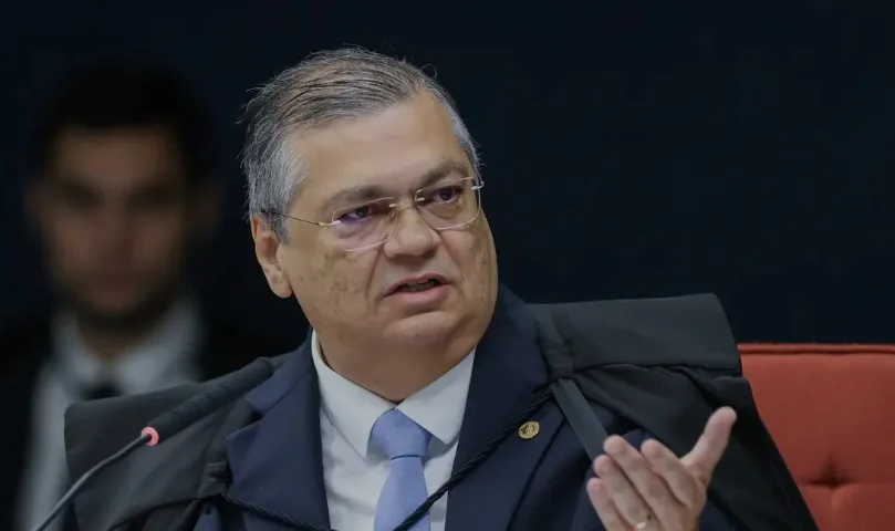 Dino diz que “jamais” fez uso irregular de carro oficial do TJMA