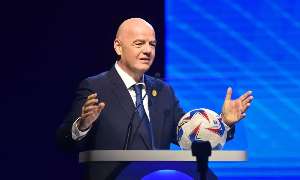 UEFA e Fifa: a “paz armada” de Infantino