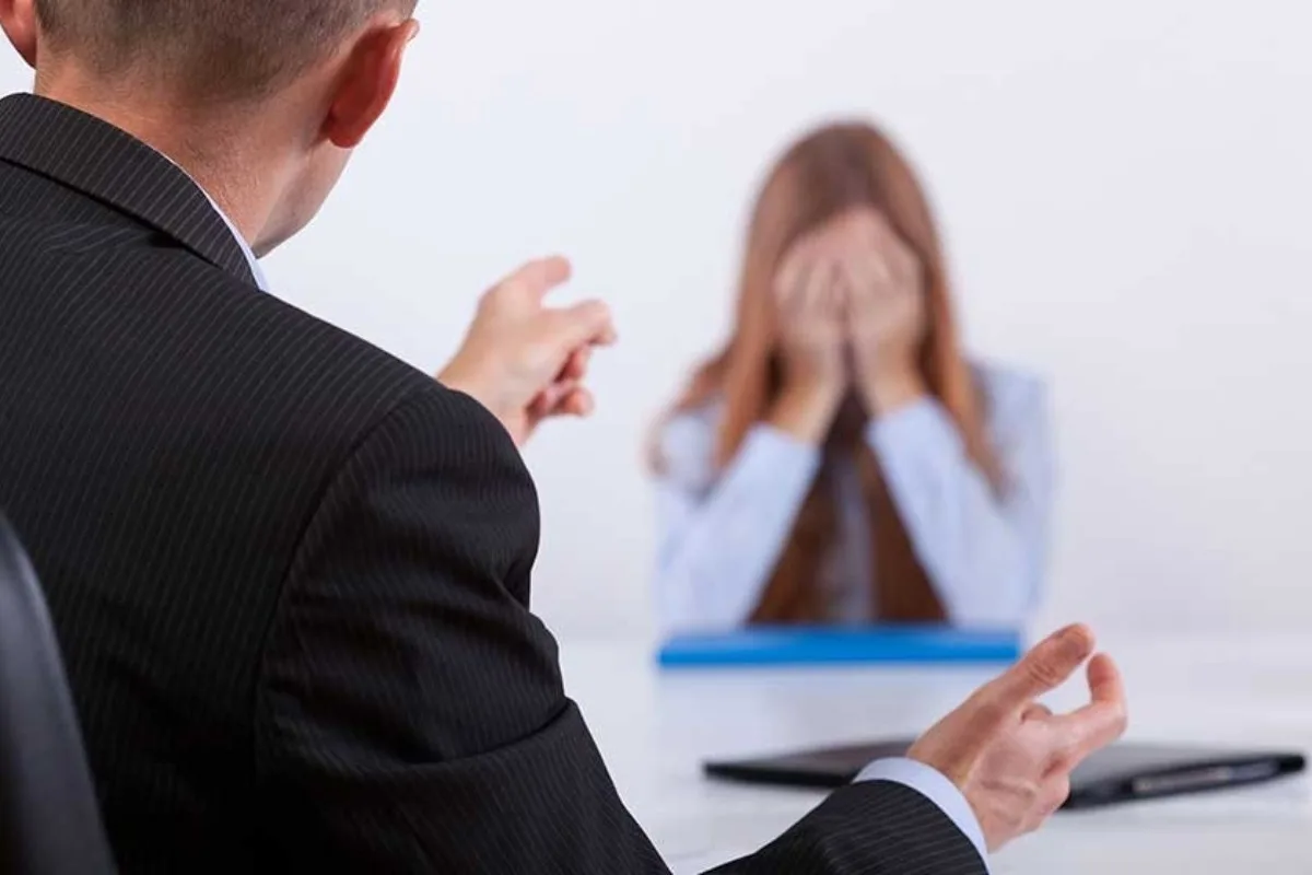 Bullying no trabalho: quais são os sinais de alerta e como denunciar?