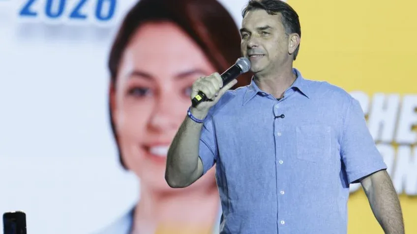Flávio deseja boa recuperação a Michelle e fala em resgatar o país
