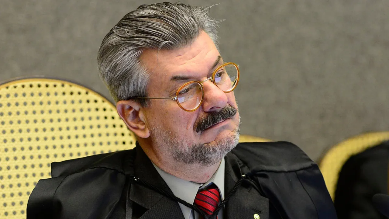 STJ condena Buzzi por importunação sexual