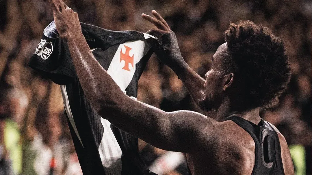 Enteado de Leila é homenageado no estádio do Vasco antes de comprar a SAF