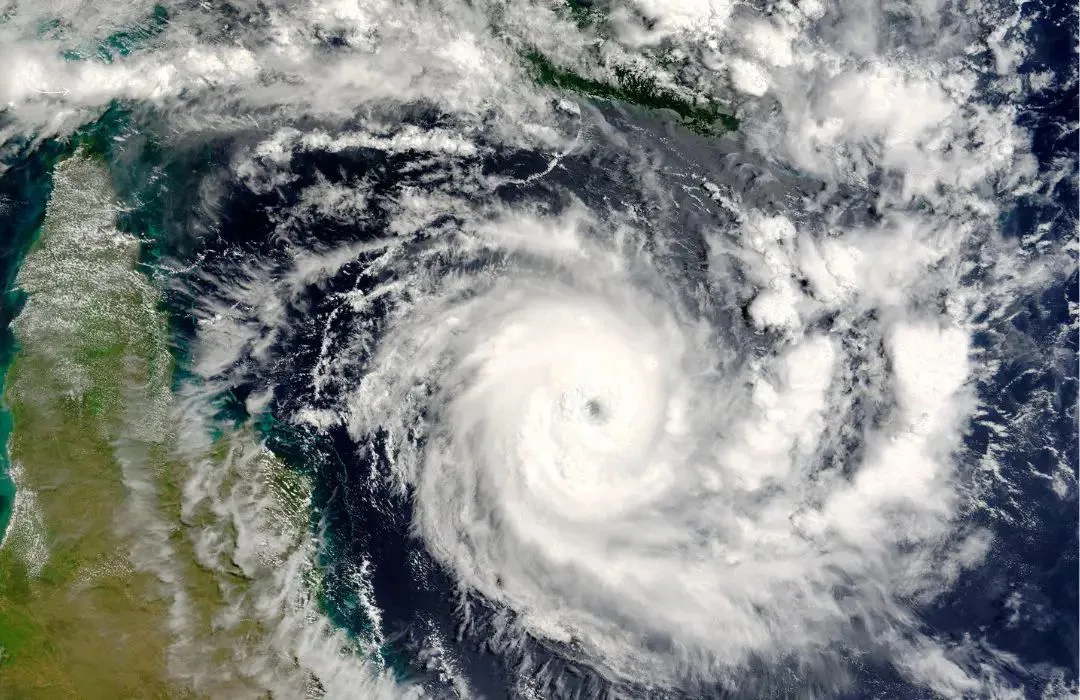 Alerta: ciclone bomba avança com chuva intensa, granizo e ventos acima de 100 km/h; veja onde