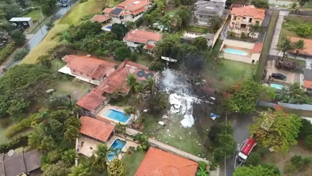 Voo internacional da Azul enfrenta forte turbulência, 4 passageiros sem cin