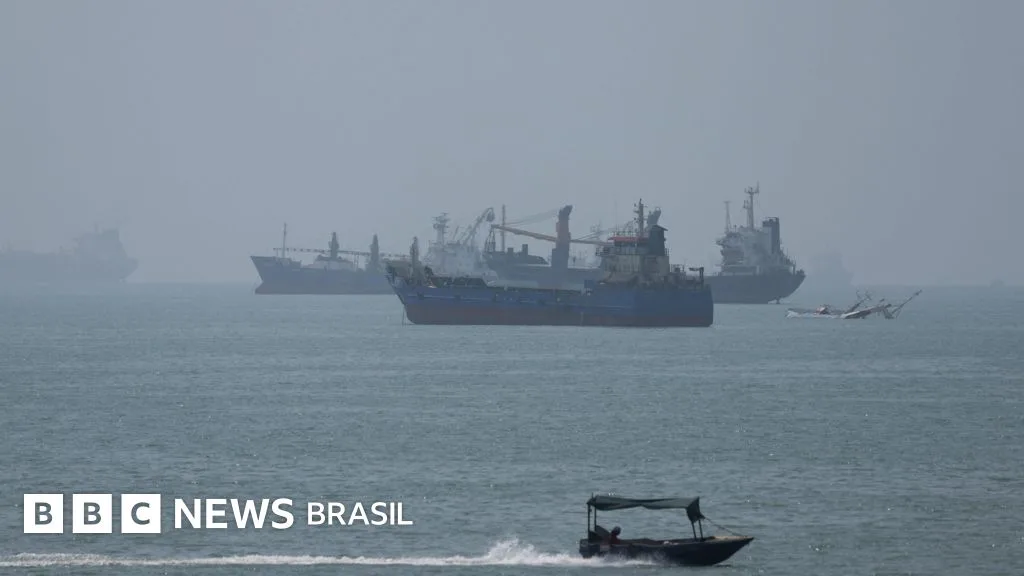 EUA atingem lançadores iranianos na Ilha de Larak no primeiro ataque em semanas ao país