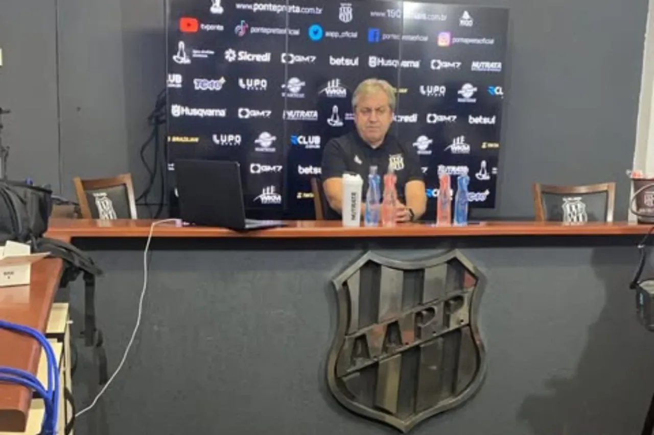 Ponte Preta terá time formado pela base para não perder de W.O.