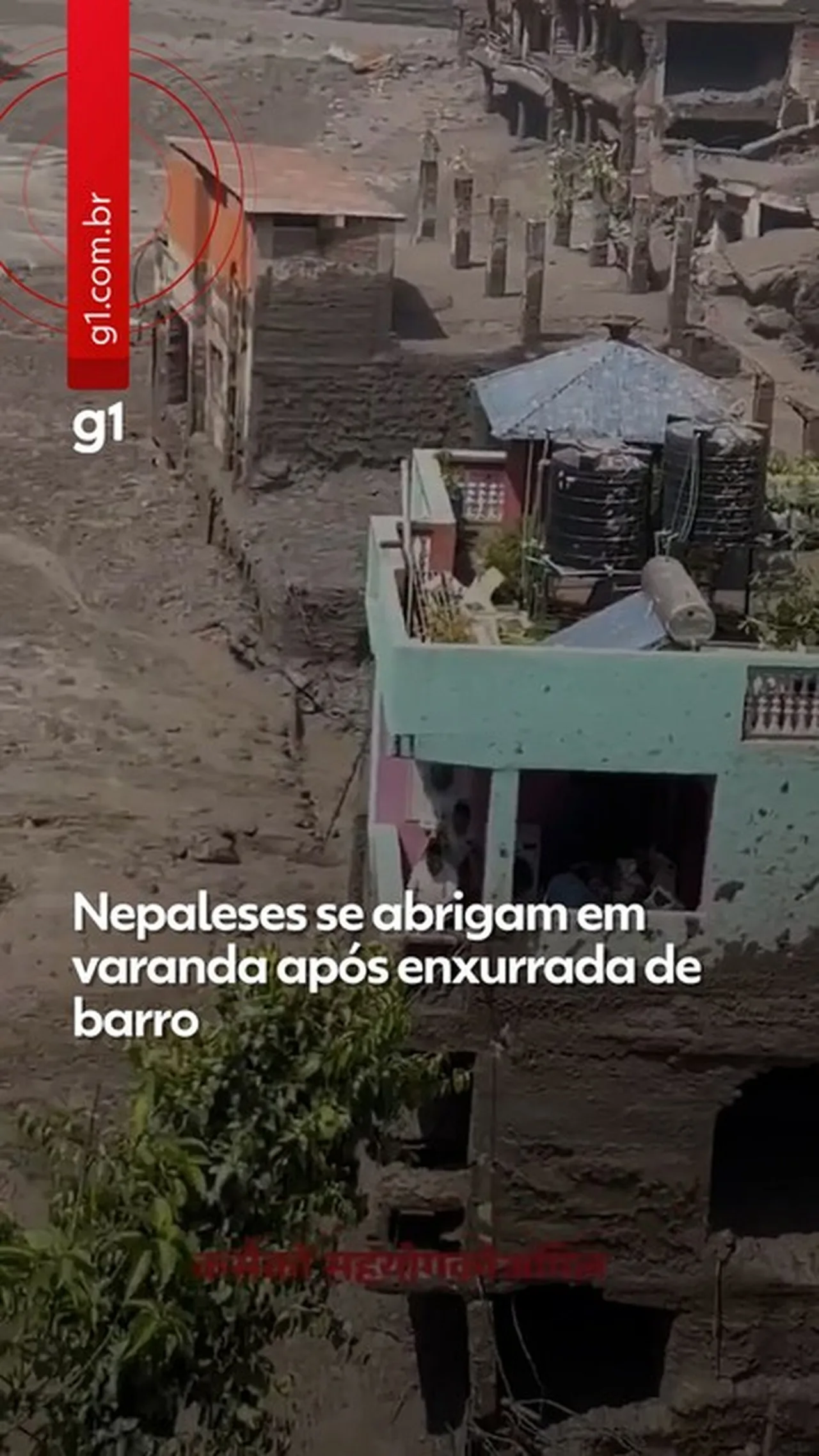 Avalanche no Nepal: VÍDEO mostra família ilhada em casa cercada pela enchente