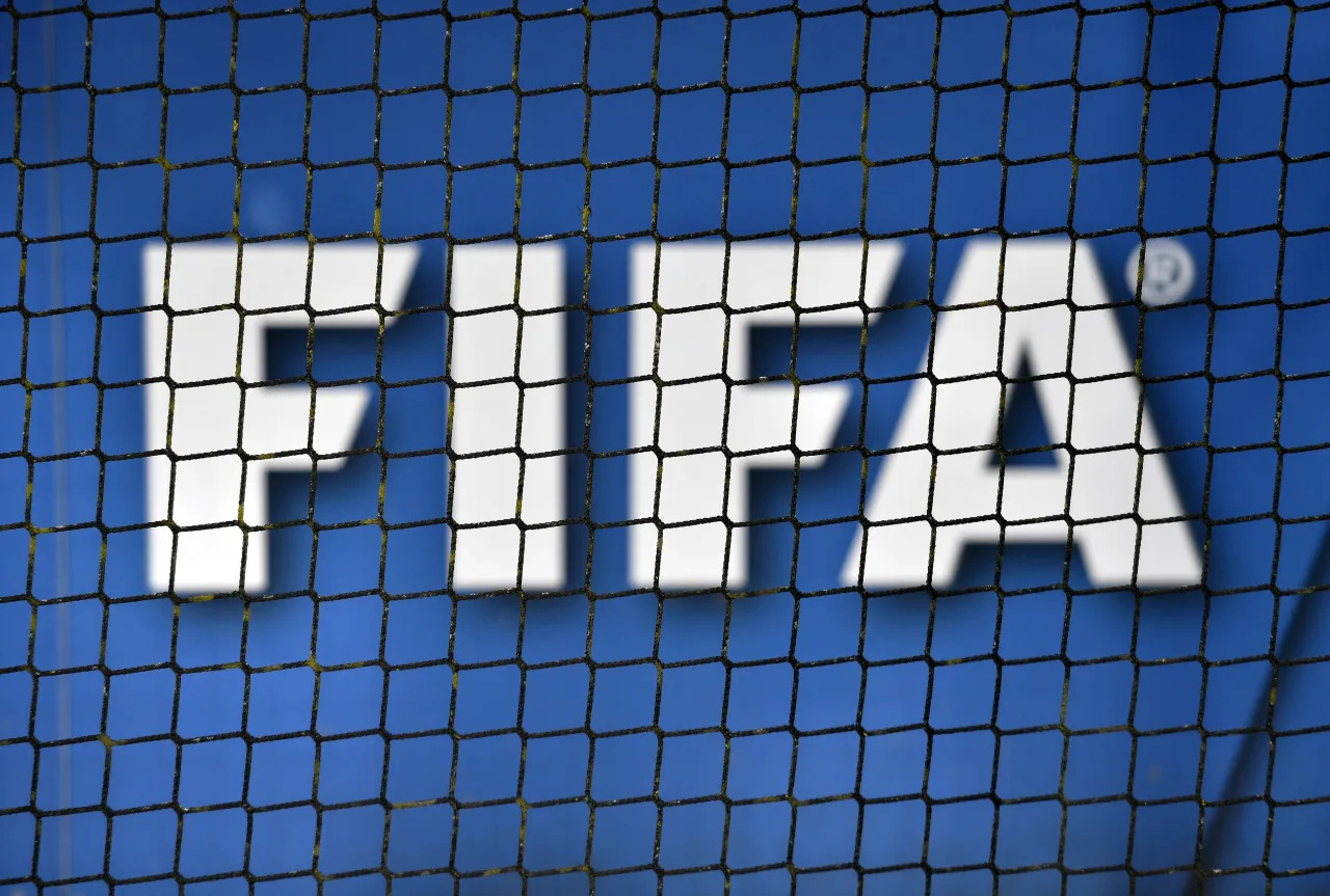 Manual de instruções para entender a guerra de poder no futebol mundial