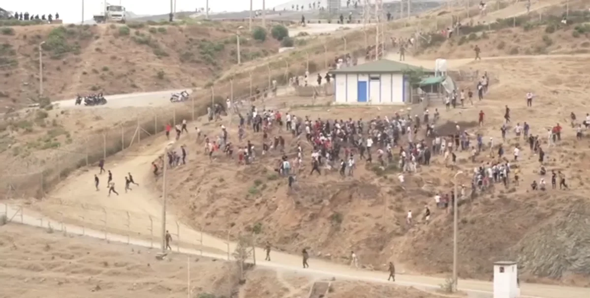 Famílias ainda aguardam contato de migrantes que foram a nado para Ceuta