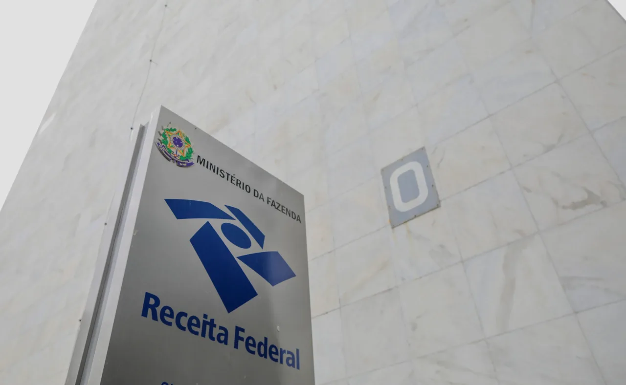 Receita paga último lote de restituição do IR 2026 nesta 2ª feira