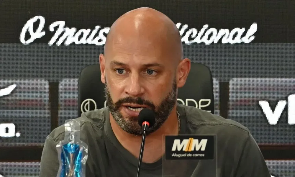 Botafogo demite Franclim Carvalho após surra na Sul-Americana e queda de rendimento
