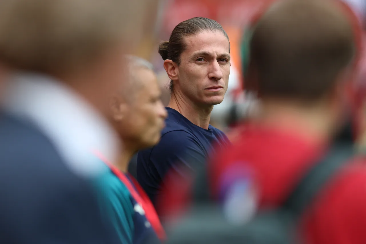 Filipe Luís quer convencer no Monaco para se consolidar como técnico na Europa