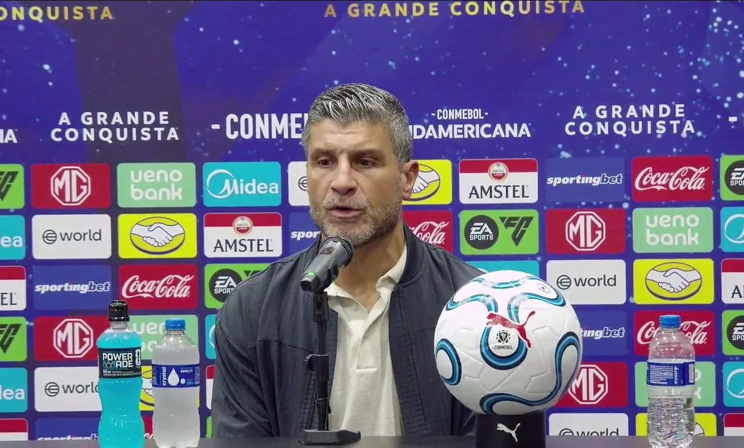 Pedro Emanuel mantém otimismo pela classificação do Vasco no Paraguai