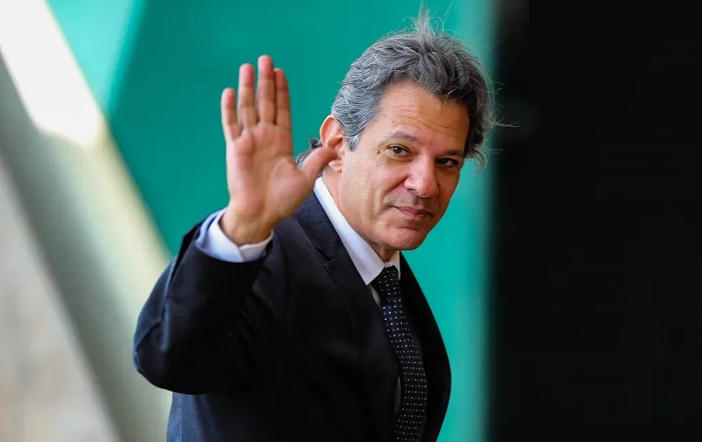 Haddad relata abordagem ‘fora do padrão’ pela PM de SP a motorista após evento