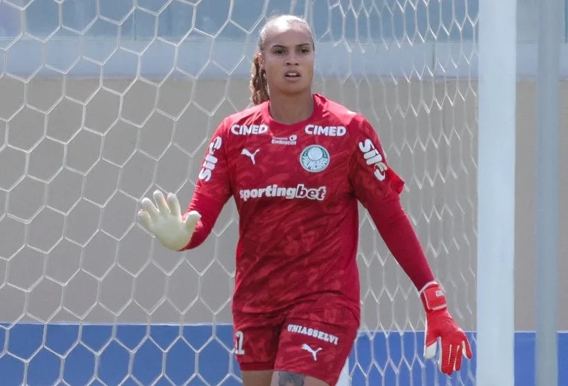 Natascha supera grave lesão e retorna aos gramados pelo Palmeiras após mais de um ano