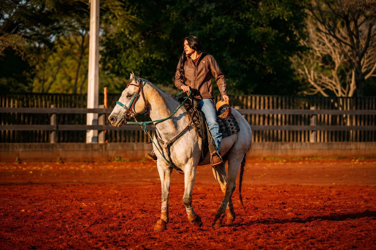 Será que a Boiadeira vai competir em Barretos? Ana Castela volta aos treinos e agita fãs do rodeio