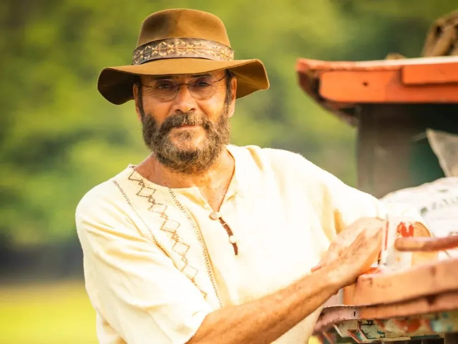 Almir Sater mantém fazenda de 25 mil hectares no Pantanal e há mais de 20 anos defende pecuária aliada à conservação
