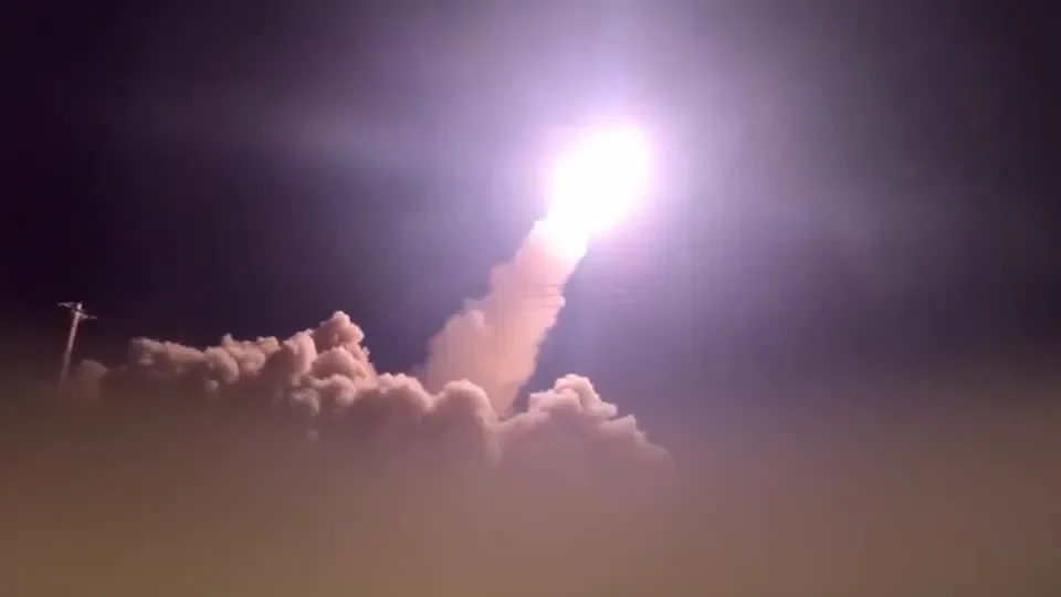 EUA atacam ilha iraniana e marcam 1ª ofensiva em mais de um mês
