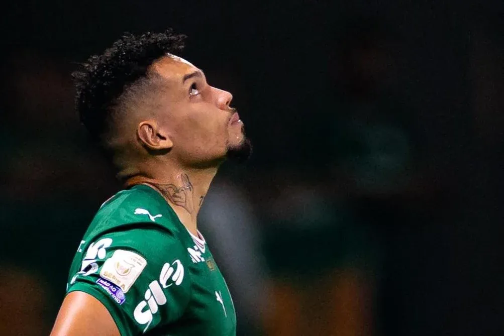 Paulinho sofre nova lesão e aumenta problemas no Palmeiras