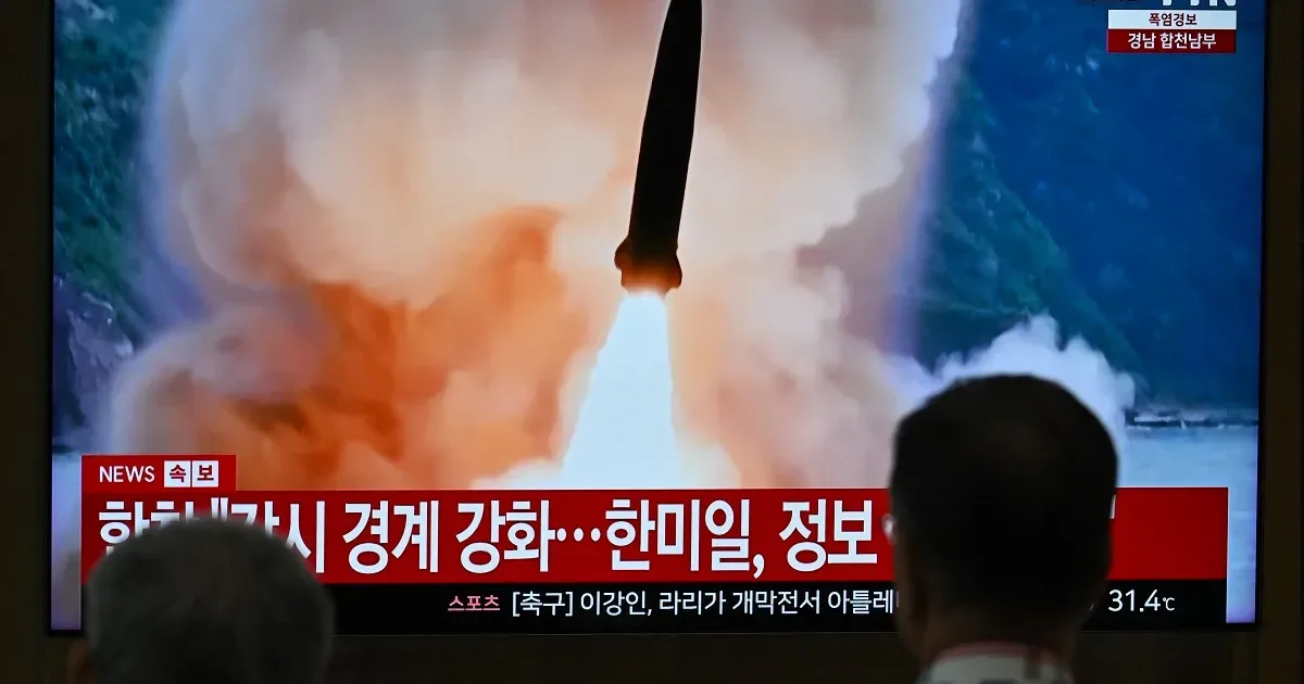 Coreia do Norte lança mísseis após Trump afirmar que se reunirá com Kim