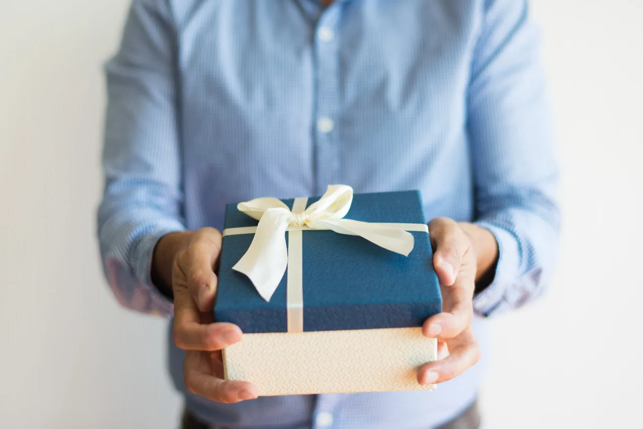 Dia dos Pais: veja o que fazer em caso de problemas com compra de presentes