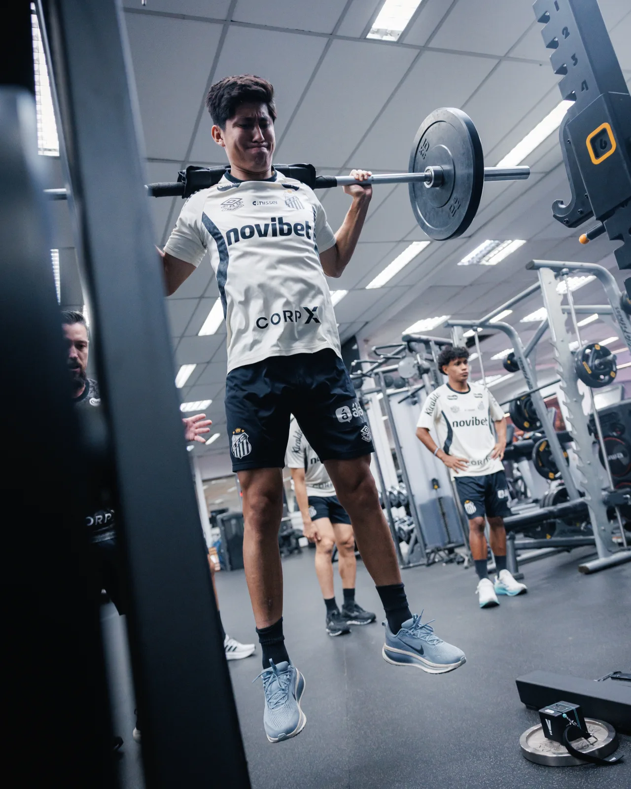 Com Neymar na academia, Santos abre preparação para jogo de volta contra o Remo