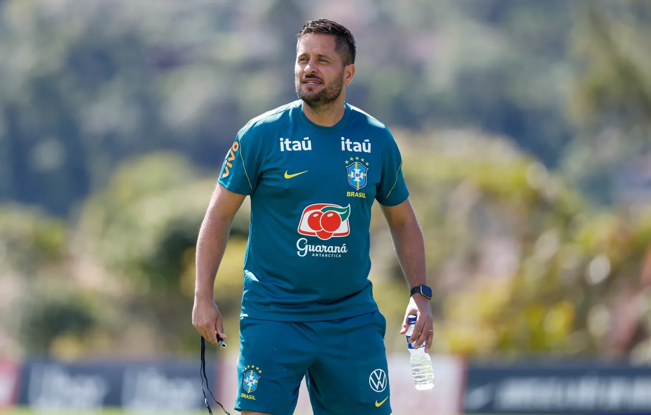 EXCLUSIVO: Ex-técnico do Palmeiras vê brecha para Allan ganhar vaga na Seleção Brasileira