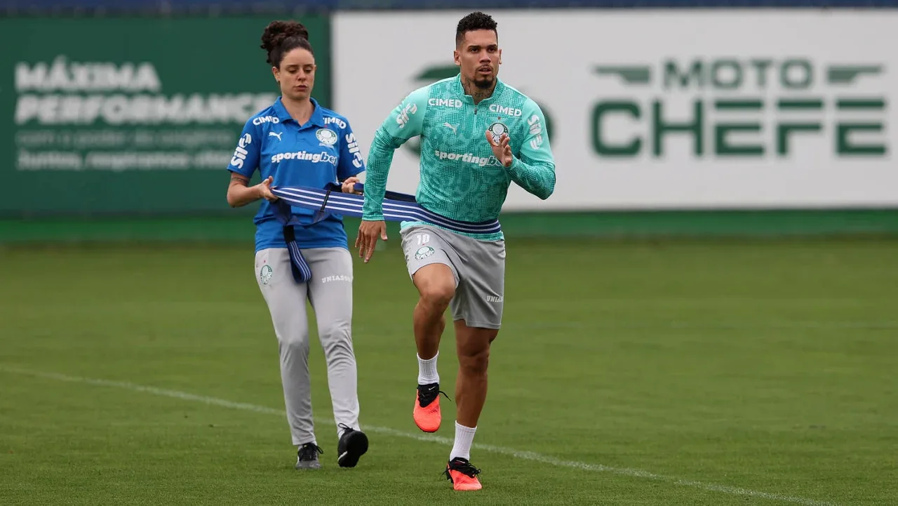 DM do Palmeiras: Gustavo Gómez inicia transição física, e trio avança em recuperação