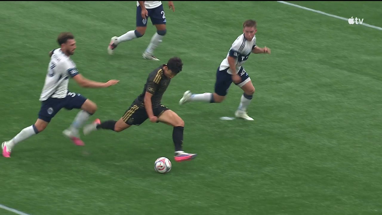Son aproveita erro da defesa do Vancouver para balançar as redes; confira o lance