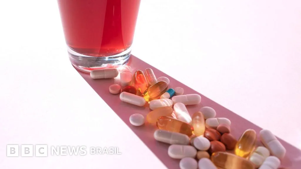 'A geração sóbria': por que cada vez mais jovens trocam o álcool por remédios de ansiedade, e por que isso preocupa