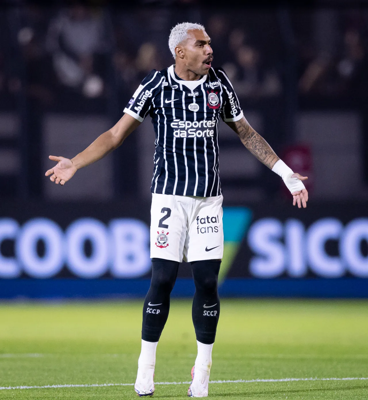 Atuações: Matheuzinho se destaca e Kaio César tem noite discreta em vitória do Corinthians