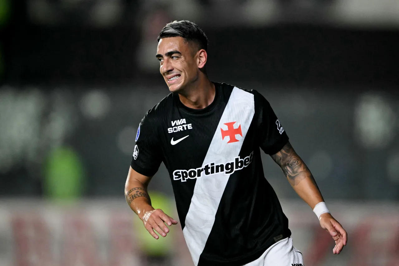 Puma Rodríguez fica cara a cara, mas goleiro faz defesaça contra o Vasco