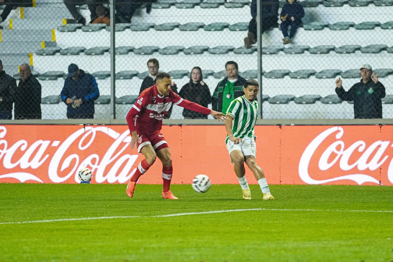 Juventude vence o CRB de virada e assume a liderança da Série B