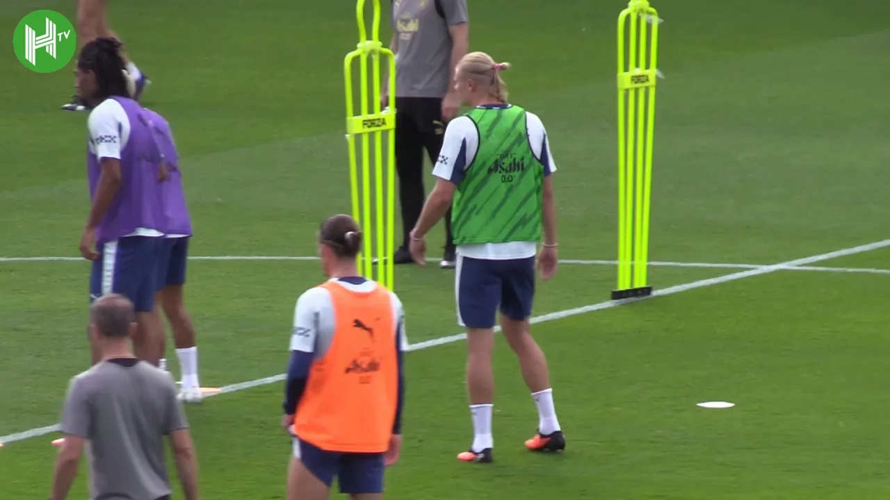 Haaland e Grealish retomam a parceria nos treinos do Manchester City