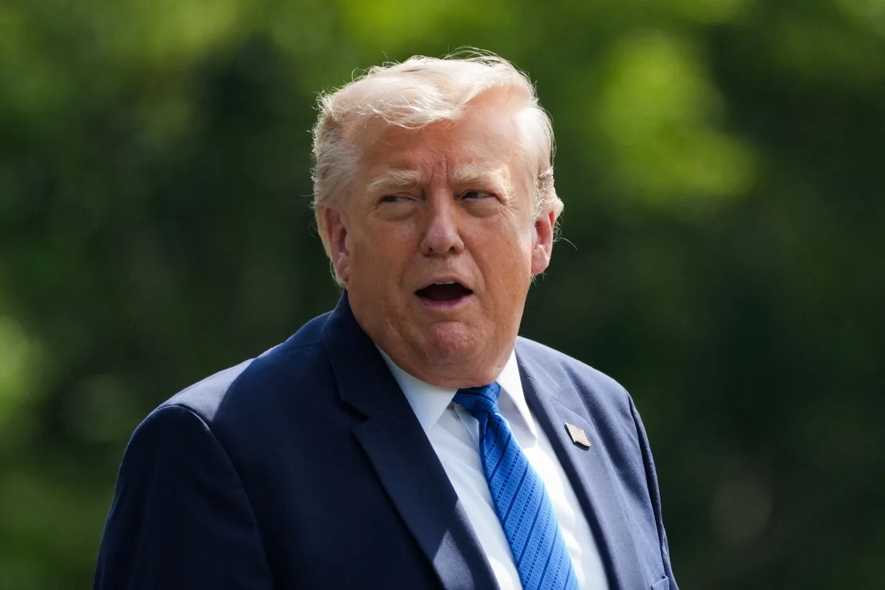 Gasolina sobe 30% nos EUA e Trump cobra petroleiras; entenda o que está por trás da alta