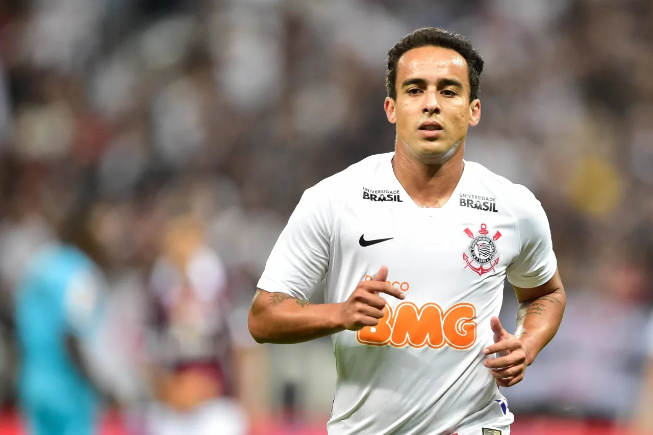 Jadson, ex-Corinthians e São Paulo, é solto após prisão por suspeita de violência doméstica