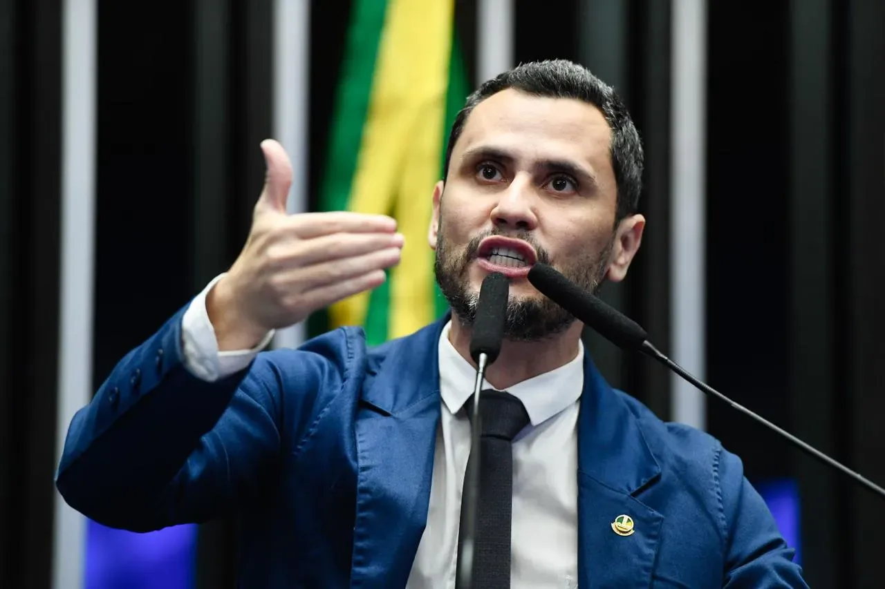 Em MG, prefeita petista apoia Cleitinho para o governo