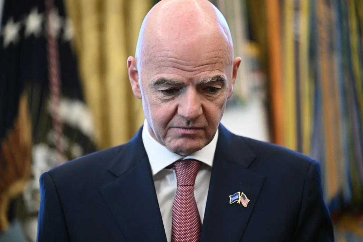 Dirigentes da Fifa aumentam pressão sobre Infantino