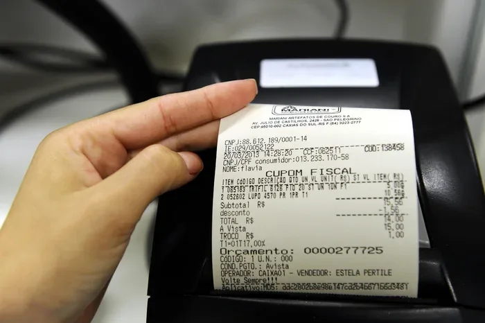 IBS e CBS começam a aparecer na nota fiscal: consumidor vai pagar mais impostos?