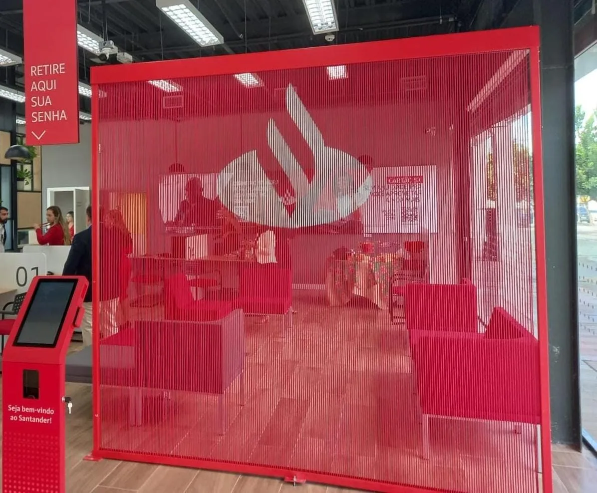 Santander abre 10 mil vagas para curso gratuito de inglês, espanhol e francês com IA e realidade virtual
