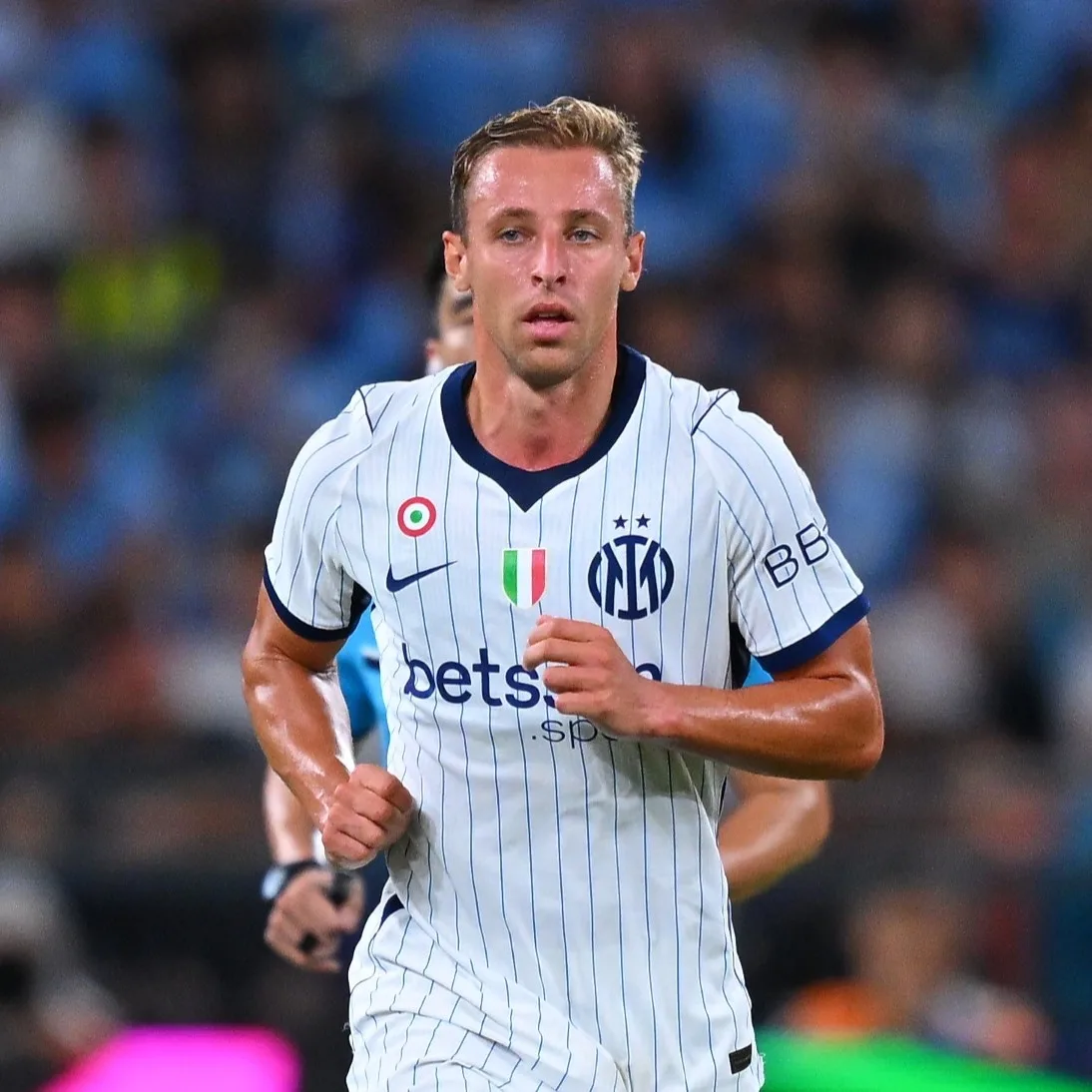 Inter de Milão empresta meio-campista Davide Frattesi à Lazio