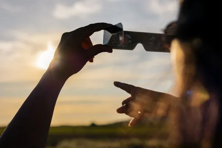 Eclipse solar total de 2026: saiba como assistir à transmissão ao vivo