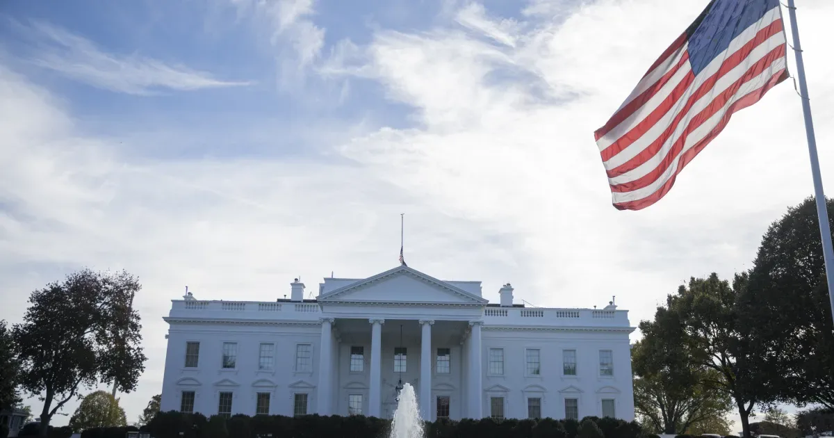 Justiça bloqueia projeto de Trump para construir salão de US$ 400 mi na Casa Branca
