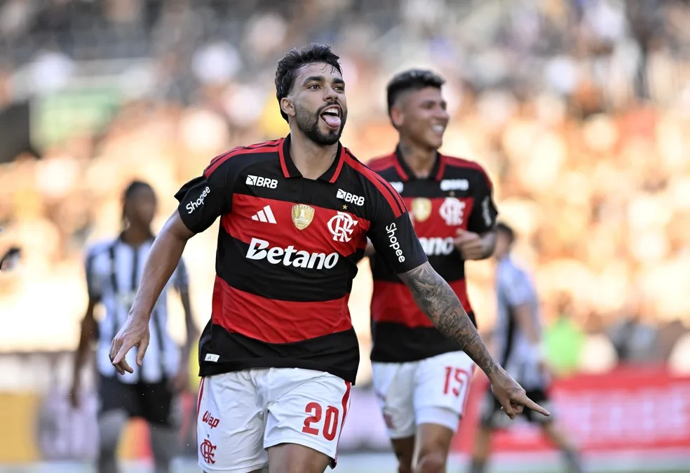 Flamengo e Botafogo se enfrentam no Maracanã neste domingo