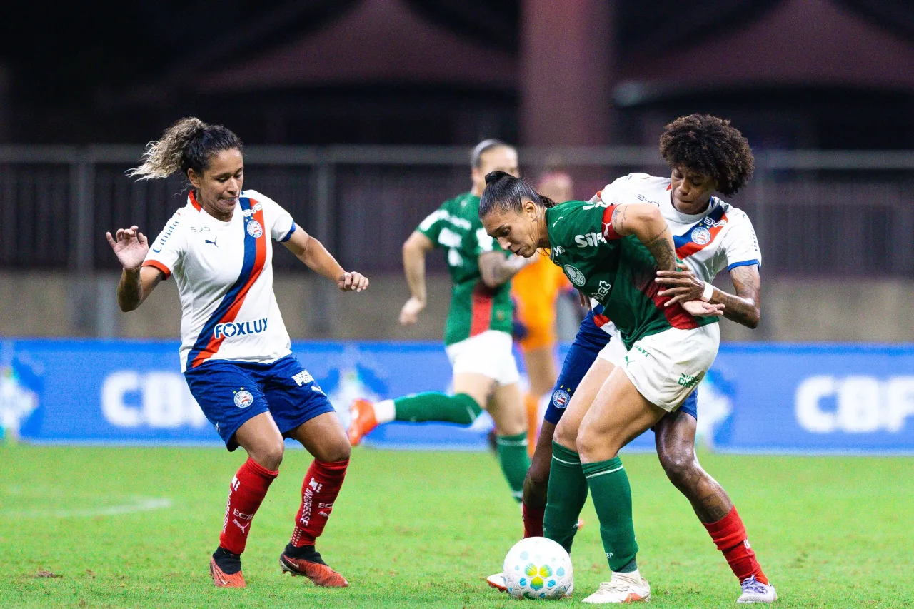 Bia erra pênalti, e Palmeiras empata com o Bahia pelo Brasileiro feminino
