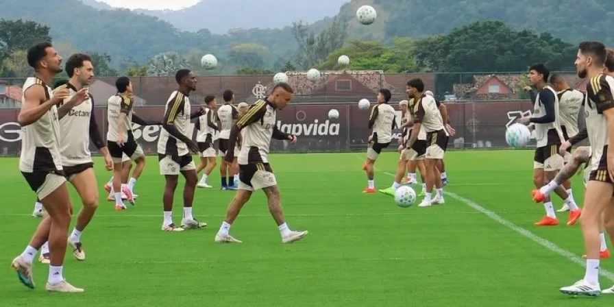 VÍDEO: Flamengo treina com foco em clássico pelo Brasileirão