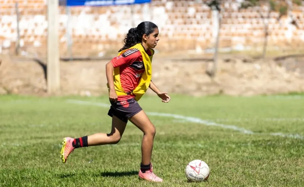 Futebol é coisa de menina: atleta do FC 15 de Março dá mais um passo rumo ao profissional