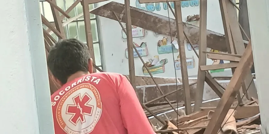 VÍDEO: Desabamento de teto em escola de Açailândia deixa crianças feridas